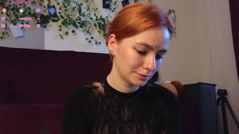 Snapshot of aww_burn chatting on 10/01/25, 02:39 Tris online show from 10/01/25, 02:39