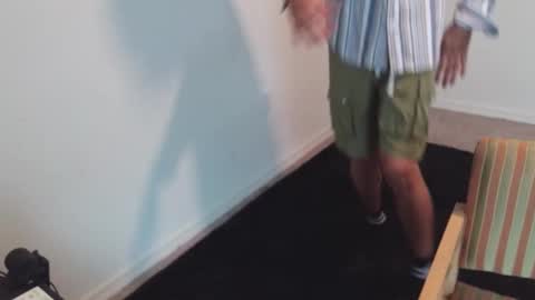 Snapshot of awwdi1 chatting on 02/25/25, 04:10 Edward Skellington online show from 02/25/25, 04:10