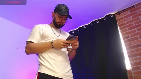 Independiente Model online show from 01/14/26, 12:33