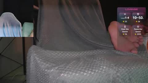 Axel online show from 03/25/26, 05:08