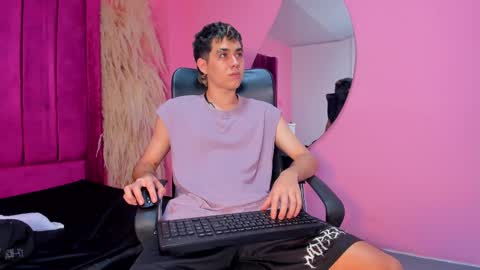 Snapshot of axel_cifer chatting on 02/27/25, 05:15 Axel cifer online show from 02/27/25, 05:15