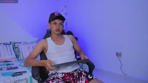 Snapshot of axel_cody_ chatting on 10/25/25, 11:40 AXEL online show from 10/25/25, 11:40