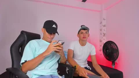 Snapshot of axel_cody_ chatting on 11/17/25, 07:19 AXEL online show from 11/17/25, 07:19