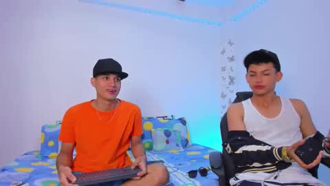 Snapshot of axel_cody_ chatting on 11/22/25, 07:46 AXEL online show from 11/22/25, 07:46