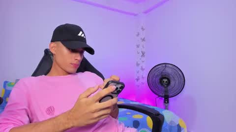 Snapshot of axel_cody_ chatting on 11/28/25, 08:00 AXEL online show from 11/28/25, 08:00