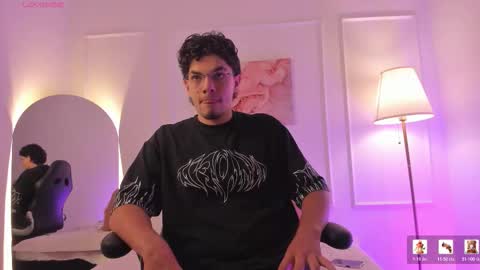 Snapshot of axel_creed chatting on 02/22/26, 02:45 Yooung King online show from 02/22/26, 02:45