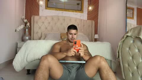 Snapshot of axel_daviss1 chatting on 04/23/26, 04:42 Axel Daviss online show from 04/23/26, 04:42
