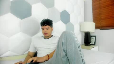 Axel Forte online show from 04/25/26, 03:09