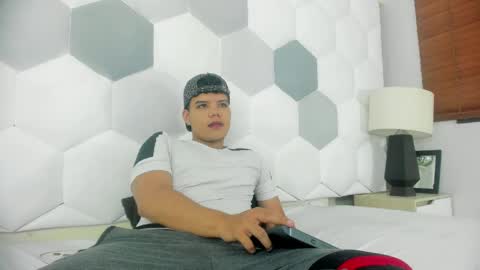 Axel Forte online show from 04/30/26, 01:50
