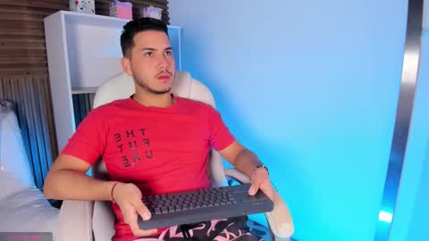 axel_grey_ online show from 09/16/25, 12:17