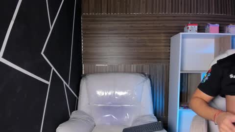 axel_grey_ online show from 09/22/25, 12:51