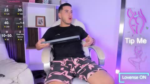 axel_grey_ online show from 11/17/25, 12:33