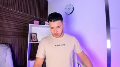 axel_grey_ online show from 12/01/25, 12:10