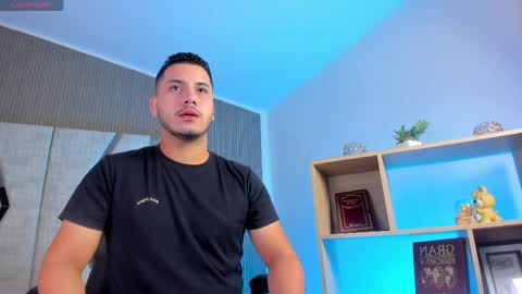 axel_grey_ online show from 03/31/26, 12:27