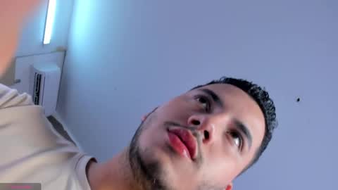 axel_grey_ online show from 04/05/26, 12:35