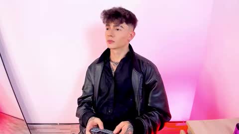 Axel online show from 01/18/26, 11:41