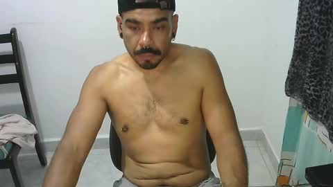 Snapshot of axel_mason chatting on 01/31/25, 05:19 Axel online show from 01/31/25, 05:19