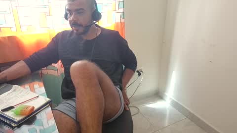 Snapshot of axel_mason chatting on 11/19/25, 05:46 Axel online show from 11/19/25, 05:46