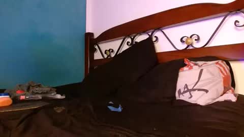 Snapshot of axel_mason chatting on 12/03/25, 04:42 Axel online show from 12/03/25, 04:42