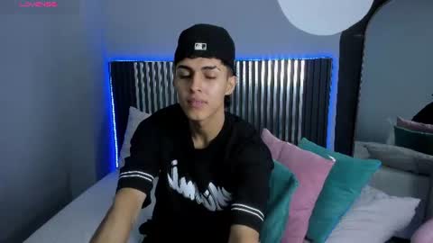 Snapshot of axel_mendoza_ chatting on 07/02/26, 08:15 A X E L online show from 07/02/26, 08:15