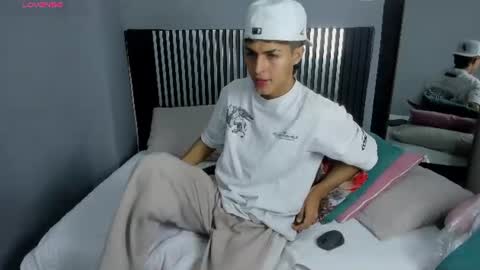 Snapshot of axel_mendoza_ chatting on 07/03/26, 08:26 A X E L online show from 07/03/26, 08:26