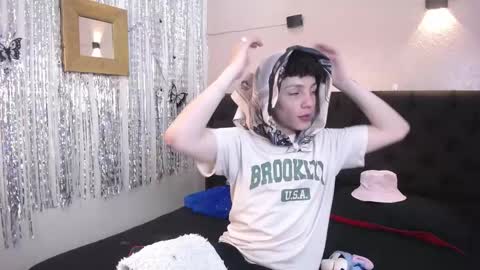 Snapshot of axel_rousex chatting on 10/08/25, 08:50 Rachel dreamsx online show from 10/08/25, 08:50