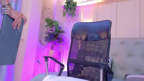 Snapshot of axel_saenzz chatting on 05/30/26, 01:30 Axel online show from 05/30/26, 01:30