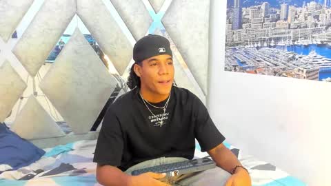 Snapshot of axel_silva3 chatting on 09/10/25, 12:49 AXEL SILVA online show from 09/10/25, 12:49