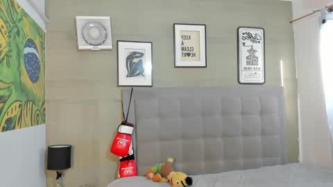 Snapshot of axel_silva3 chatting on 09/21/25, 12:29 AXEL SILVA online show from 09/21/25, 12:29