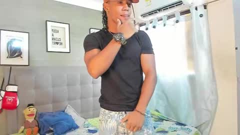 Snapshot of axel_silva3 chatting on 09/30/25, 12:32 AXEL SILVA online show from 09/30/25, 12:32