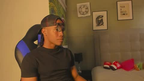 Snapshot of axel_silva3 chatting on 10/12/25, 12:37 AXEL SILVA online show from 10/12/25, 12:37