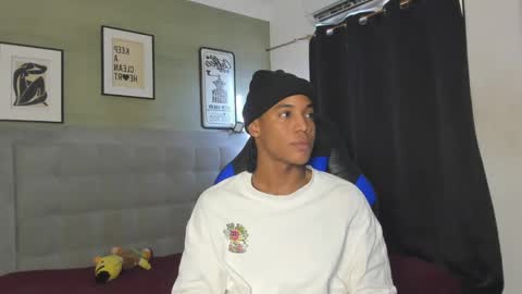 Snapshot of axel_silva3 chatting on 10/18/25, 12:28 AXEL SILVA online show from 10/18/25, 12:28