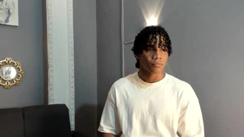 Snapshot of axel_silva3 chatting on 10/21/25, 12:39 AXEL SILVA online show from 10/21/25, 12:39