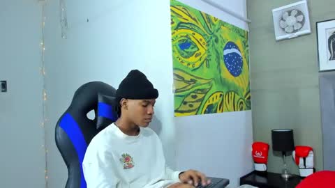 Snapshot of axel_silva3 chatting on 10/26/25, 12:33 AXEL SILVA online show from 10/26/25, 12:33