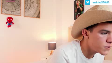 Snapshot of axel_sliim chatting on 10/12/25, 03:27 axel slim online show from 10/12/25, 03:27