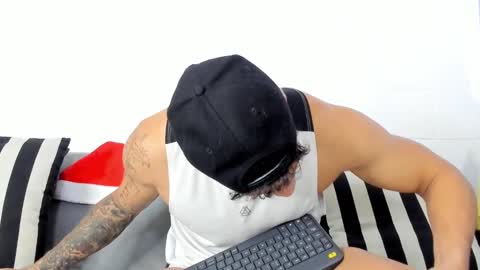 Snapshot of axel_taylor21 chatting on 12/17/24, 09:16 INDEPENDENT MODEL online show from 12/17/24, 09:16