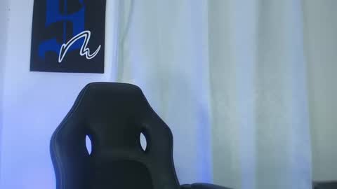 Snapshot of axel_taylor21 chatting on 02/17/25, 08:15 INDEPENDENT MODEL online show from 02/17/25, 08:15