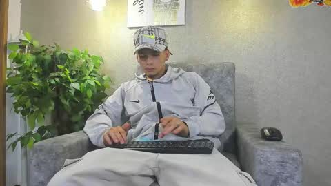 Snapshot of axel_wiliams chatting on 11/18/25, 03:56 axel online show from 11/18/25, 03:56