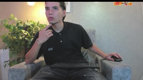 Snapshot of axel_wiliams chatting on 01/07/26, 11:23 axel online show from 01/07/26, 11:23