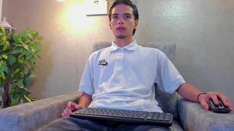 Snapshot of axel_wiliams chatting on 01/15/26, 11:48 axel online show from 01/15/26, 11:48