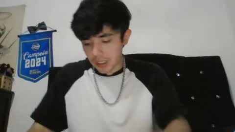 axel_wolf1 online show from 06/14/26, 06:10