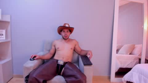 Snapshot of axelblue_ chatting on 01/11/26, 03:28 Axel online show from 01/11/26, 03:28