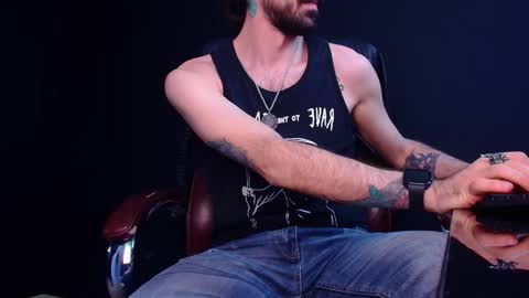 AxelColton online show from 11/01/25, 11:23