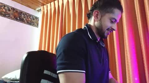 Snapshot of axelcr0ss chatting on 10/08/25, 12:52 axelcr0ss online show from 10/08/25, 12:52