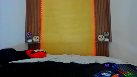 axelfox_ online show from 03/11/25, 04:10