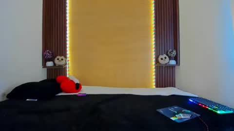 axelfox_ online show from 03/12/25, 03:07