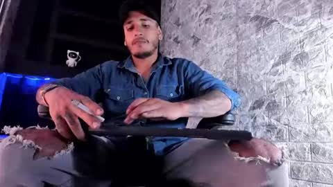 Axell Cross2 online show from 11/03/25, 06:42