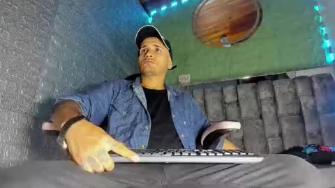 Axell Cross2 online show from 02/04/26, 01:44