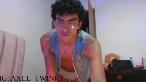 Axel  online show from 11/03/25, 02:13