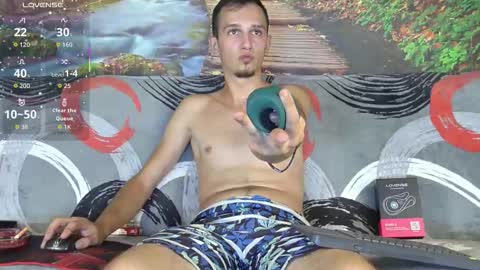 Snapshot of axelmaxximo chatting on 09/10/25, 05:02 Axxel online show from 09/10/25, 05:02